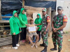 Persit Kartika Chandra Berikan Tali Asih Kepada Warga Desa Putik