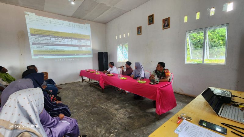 Desa Tebang Tetapkan Penerima BLT DD , Serda Yusri Satria Ikuti Musdesus