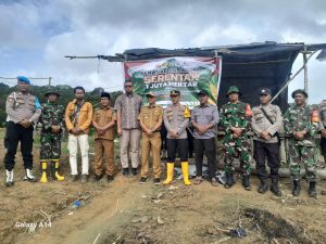 Serka M Hasibuan Ikut Tanam Jagung Upaya Ketahanan Pangan di Kute Siantan
