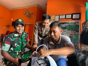 Senyum di Wajah Warga Desa Belibak Bukti Humanisnya Praka Ardi Ketika LaksanakanKomsos