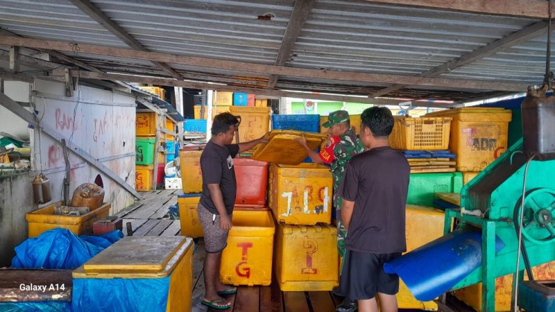 Praka Robi Chairul Komsos Bersama Masyarakat Nelayan di Desa Bayat