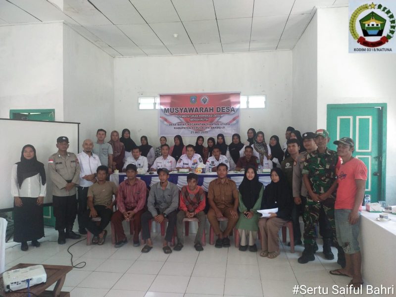 BABINSA DESA BAYAT SERTU SAIFUL BAHRI HADIRI MUSYAWARAH PEMBENTUKAN KOPERASI MERAH PUTIH