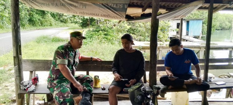 Kopda JH Tampubolon Jalin Komsos dengan Warga Desa Candi, Palmatak