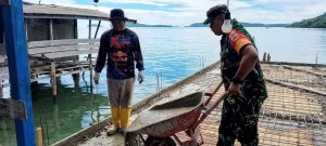 Babinsa Koramil 07/Palmatak Tingkatkan Komsos dengan Warga Desa Candi