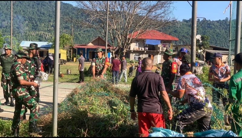 Koramil 07/palmatak Gelar Gotong Royong Bersih Desa di Desa Matak