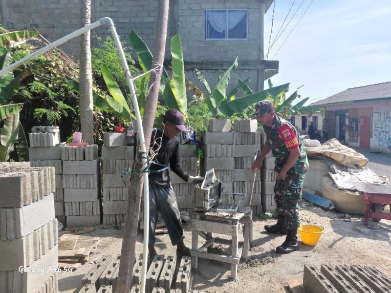Praka Robi Chairul Lakukan Komsos di Desa Batu Ampar: “Babinsa Siap Hadir di Tengah Masyarakat”