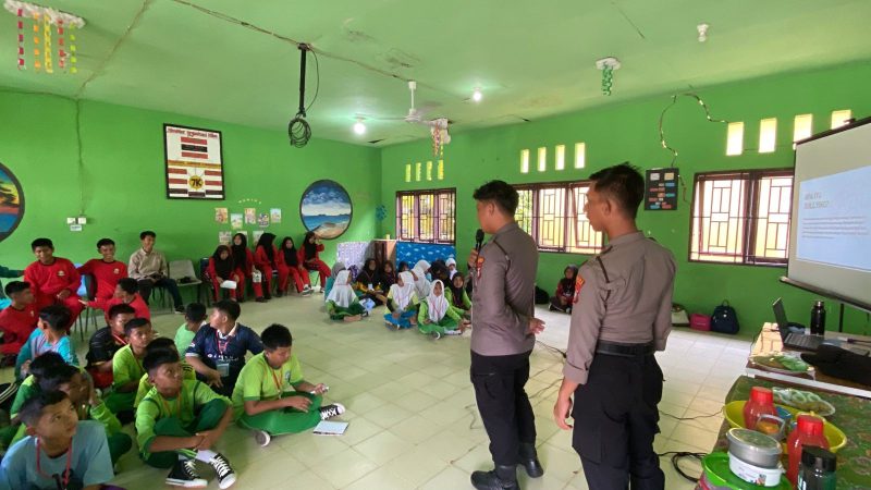 “Polsek Palmatak Serbu Sekolah! Perangi Bullying dan Narkoba Demi Generasi Emas Anambas”