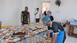 Danramil Palmatak Letda Riduan Tinjau Langsung Program Makan Bergizi Gratis untuk Ratusan Pelajar