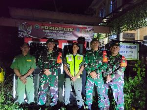 Babinsa Peduli Desa, Koramil 07 Palmatak Lakukan Patroli Siskamling Bersama Linmas di Desa Putik