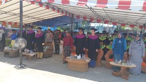 Danramil 07/Palmatak Hadiri Wisuda Lansia Sekolah Anggrek di Siantan Tengah