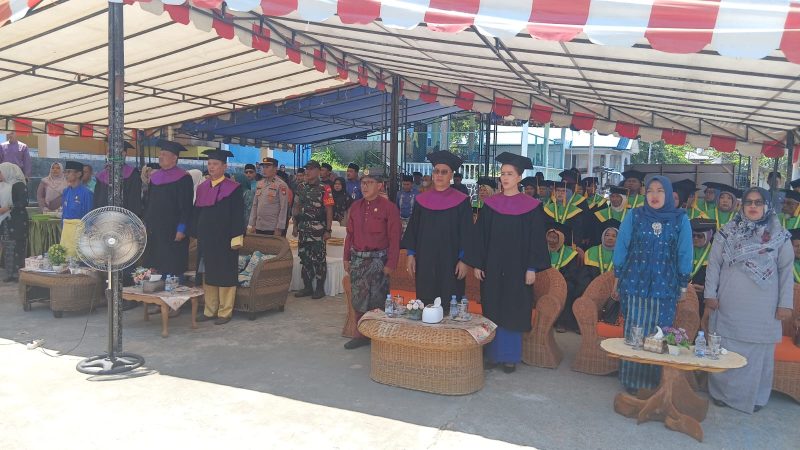 Danramil 07/Palmatak Hadiri Wisuda Lansia Sekolah Anggrek di Siantan Tengah