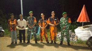Sertu Saiful Bahri Pimpin Patroli Malam di Desa Matak, Jamin Rasa Aman Warga Hingga ke Pelosok