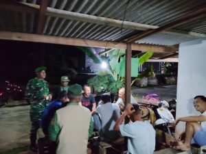 Sertu M. Hadi Sigap Jaga Desa Air Sena Lewat Patroli Malam, Warga Merasa Aman dan Nyaman